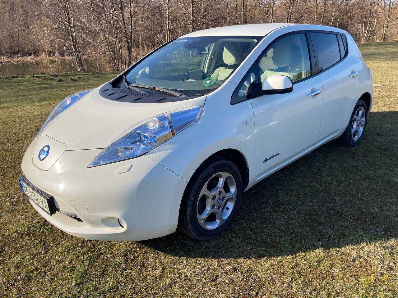 Nissan Leaf 2012  2 комплекти резини