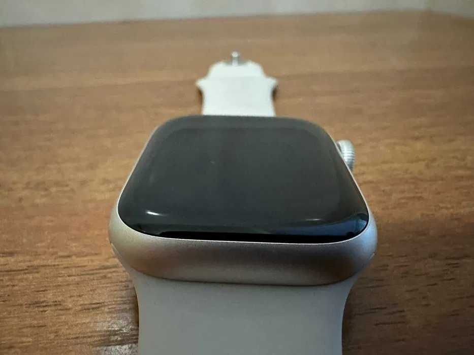 Смарт годинник apple watch 8 41 starlight оригінал у гарному стані