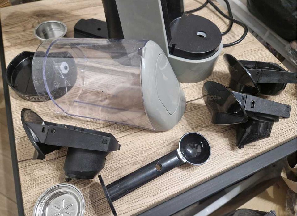 Ekspres do kawy kapsułkowy 5W1  1400W BIAŁY - mały defekt