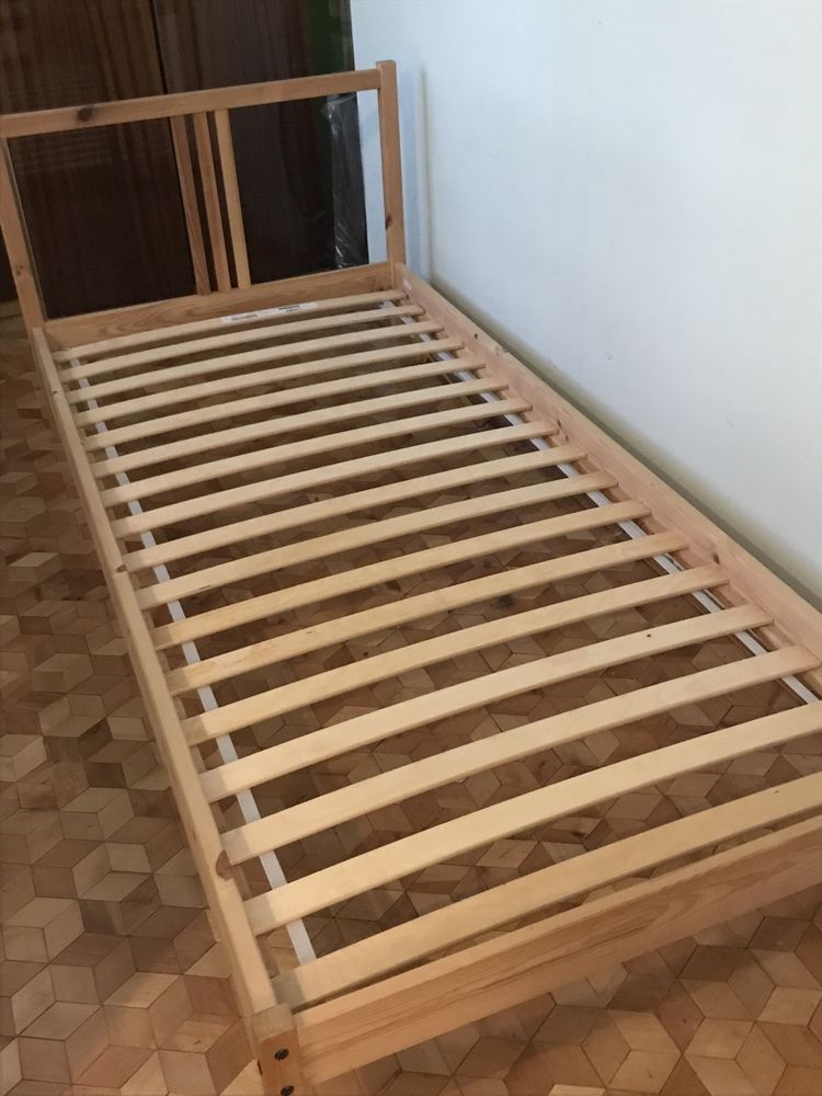 Łóżko drewniane Ikea 90x200
