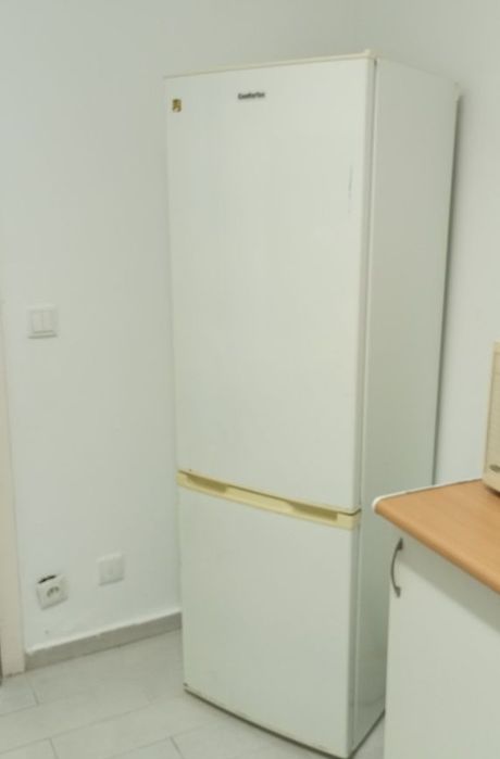 Quarto próximo a estação de comboios da Amadora