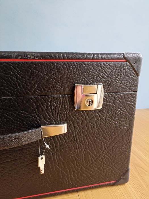 Caixa para acordeão e concertina