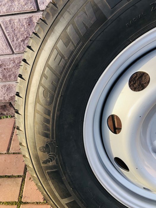 Kpl opon z felgami Michelin Agilis Camping 225/75r16 CP   M+S