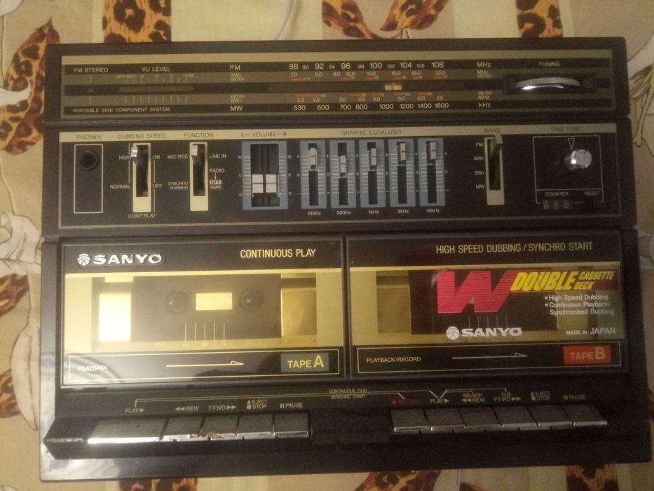 Магнітола-  SANYO c 35