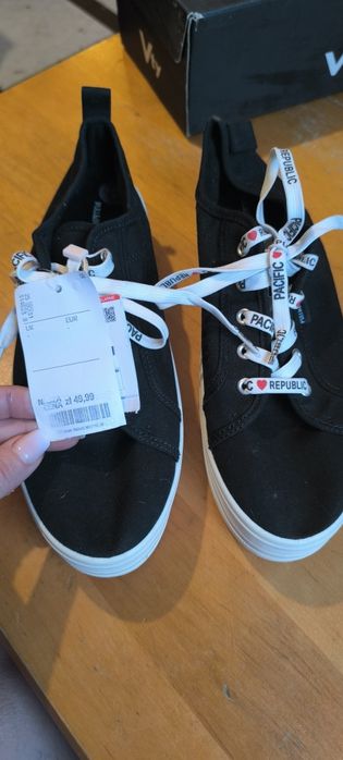 Trampki na grubej podeszwie