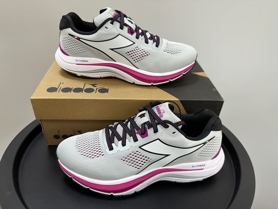 ORIGINAL Кросівки жіночі Diadora mythos blushield 7