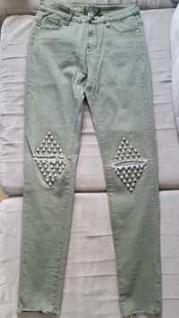 Spodnie jeans 42