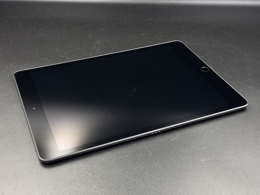iPad 8. gen. 32GB (A2270) - faktura VAT 23%