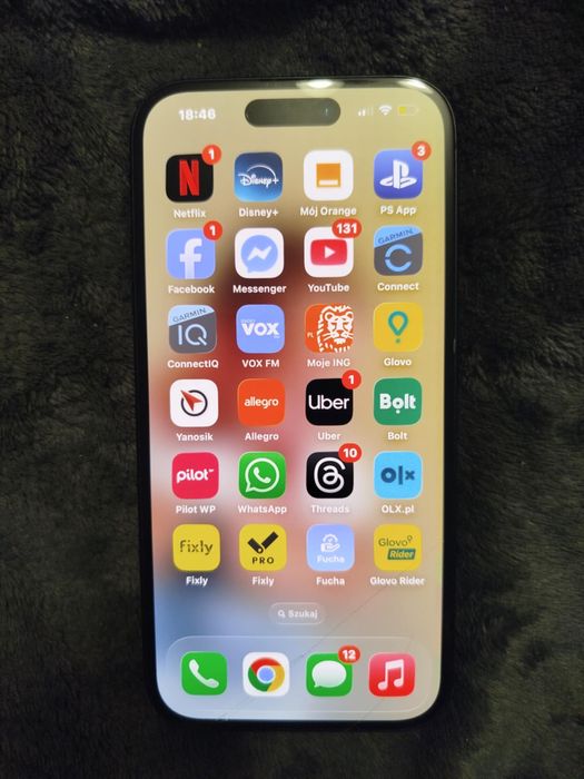 Iphone 15 delikatnie pekniety