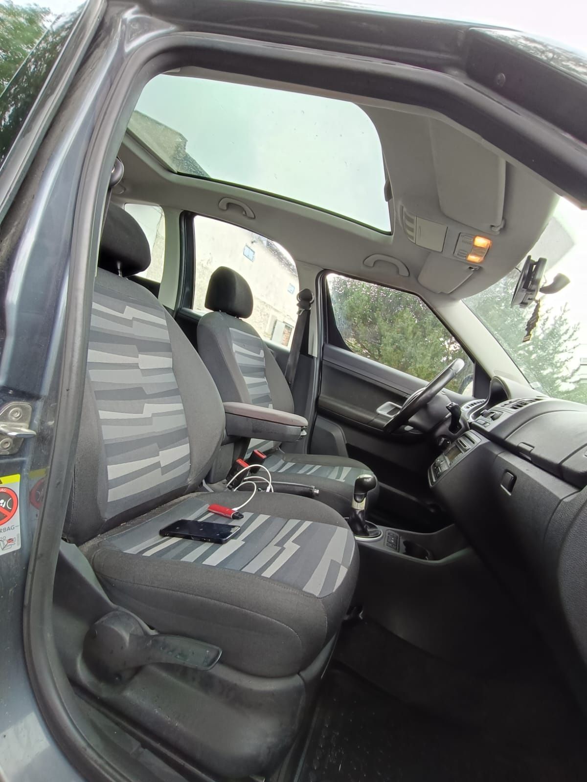 Skoda Roomster 1.9tdi, hak, panorama!!