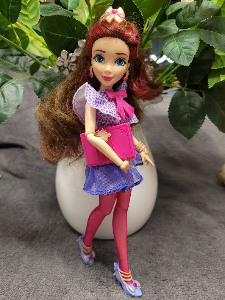 Lalka Jane Następcy Hasbro córka Dobrej Wróżki