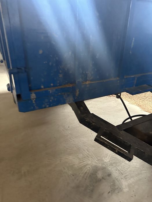 Прицеп до трактора хороший є багато чого іншого такош є і 2 осний