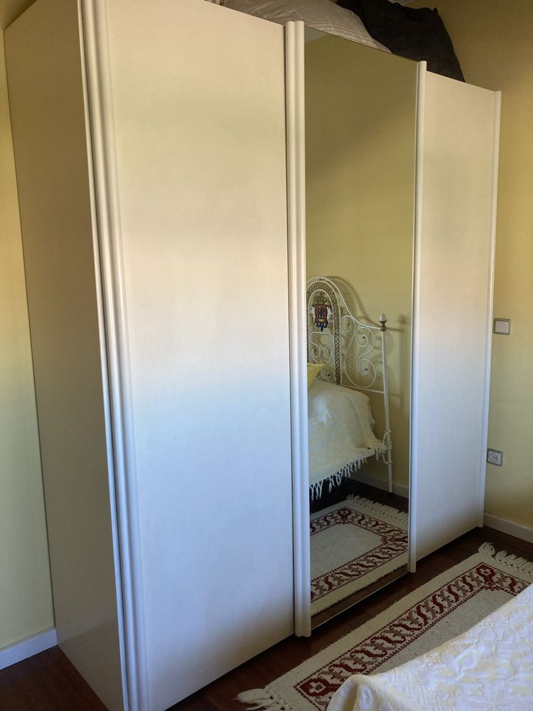 Roupeiro branco lacado muito espacoso