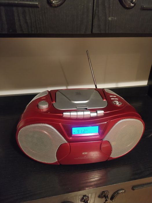 Radiomagnetofon + CD+Usb+ Aux.