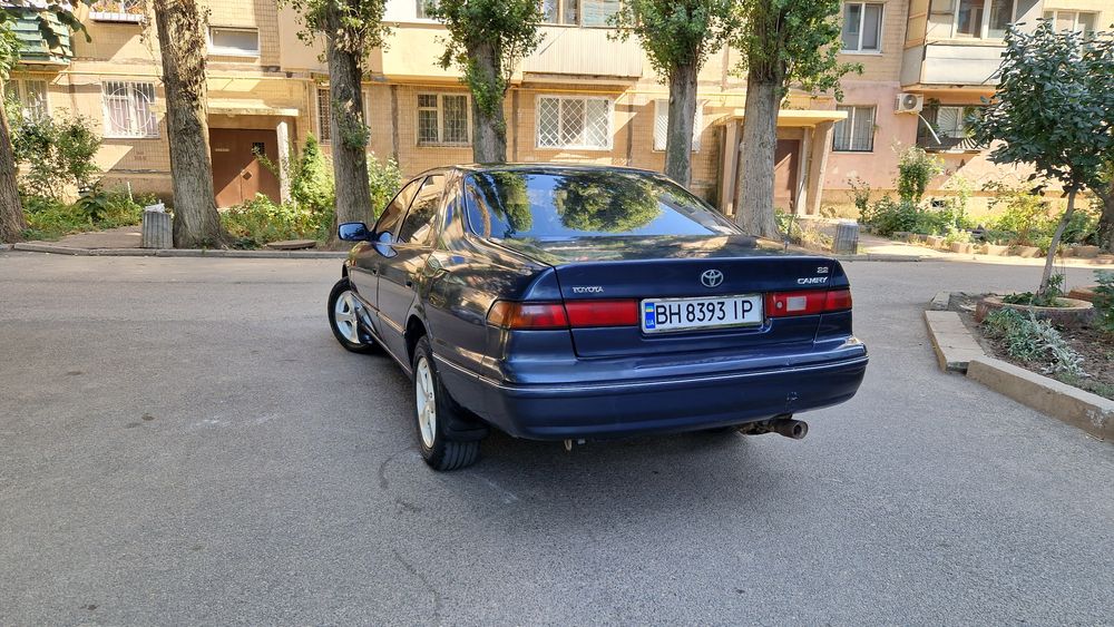 Toyota Camry 20.