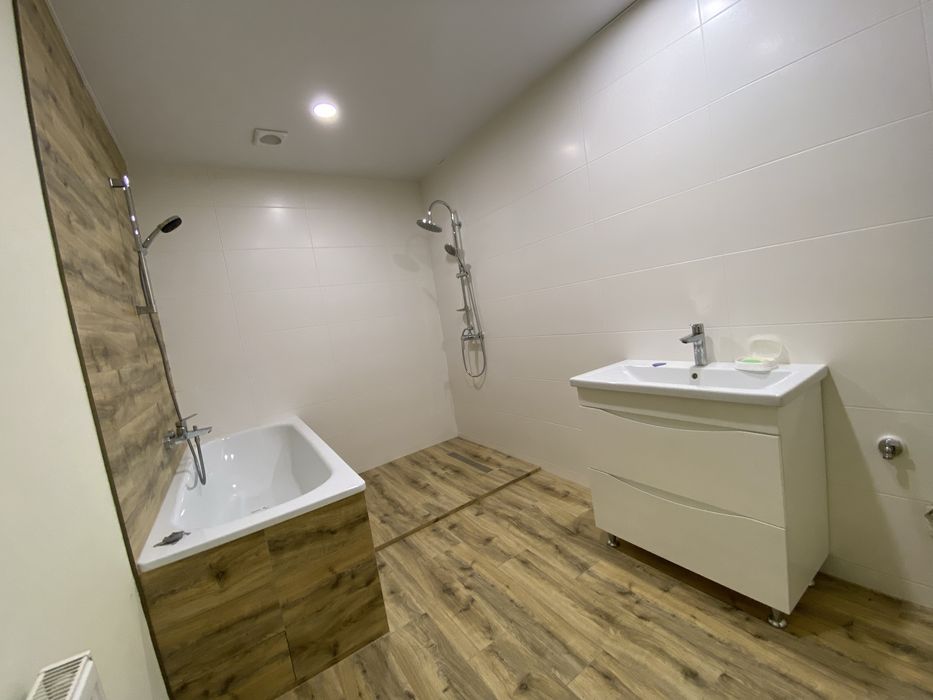 Будинок з двома спальнями в який можна заїхати одразу