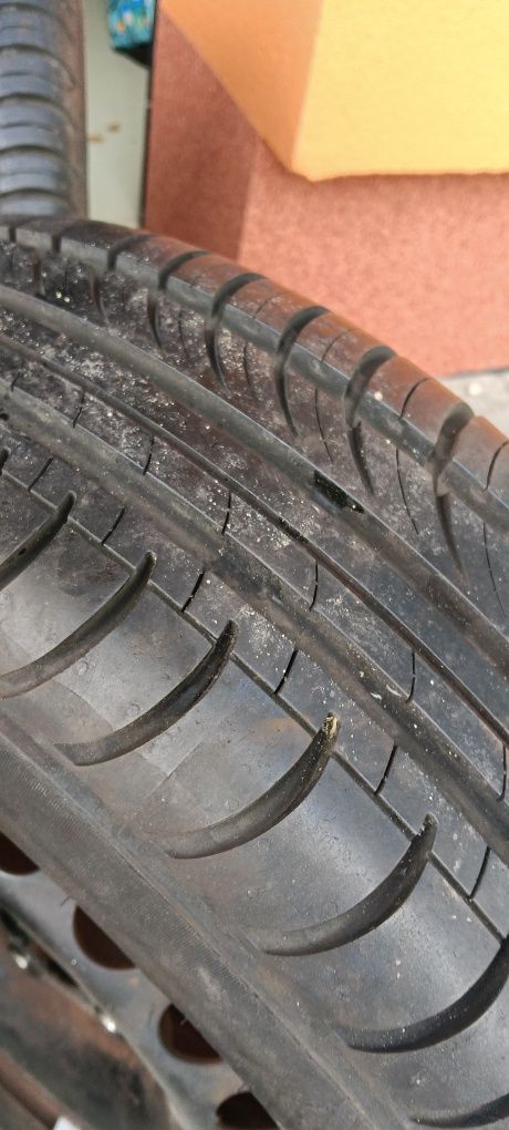 Opony Nokian z felgami 15