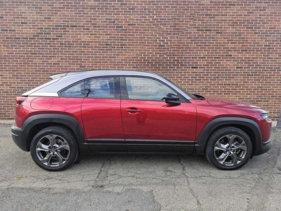 Mazda MX-30 Premium Plus      2022