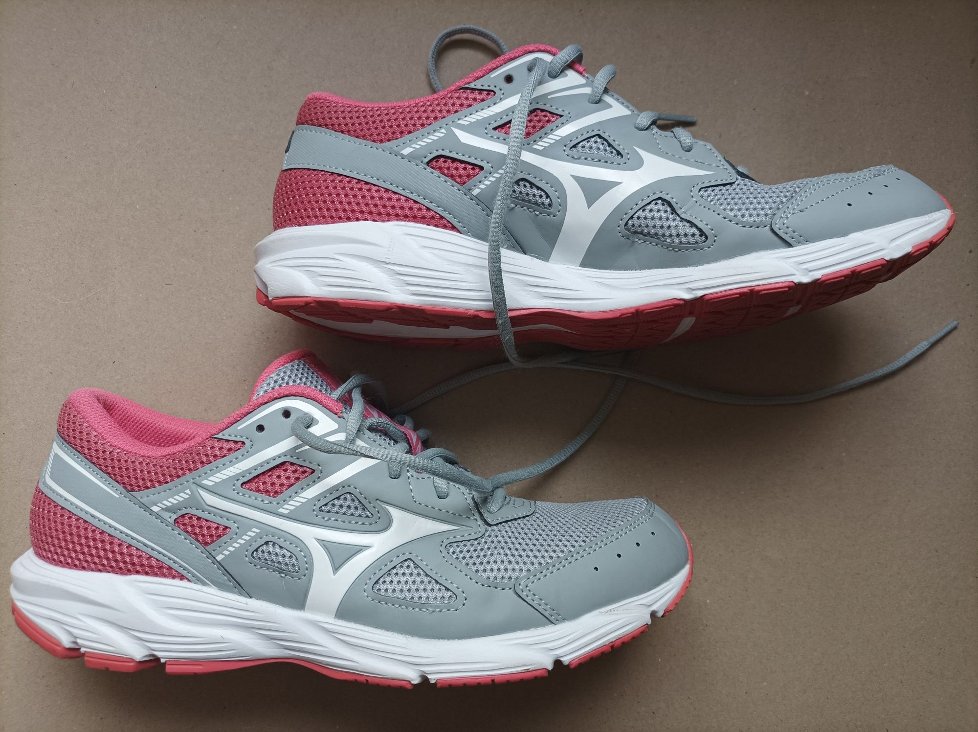 26,5cm 40,5 Mizuno buty do biegania