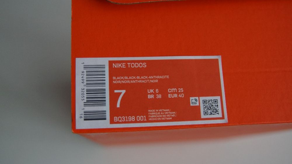 nowe buty nike todos rozm 40 , 40.5 25 cm BQ3198 czarne