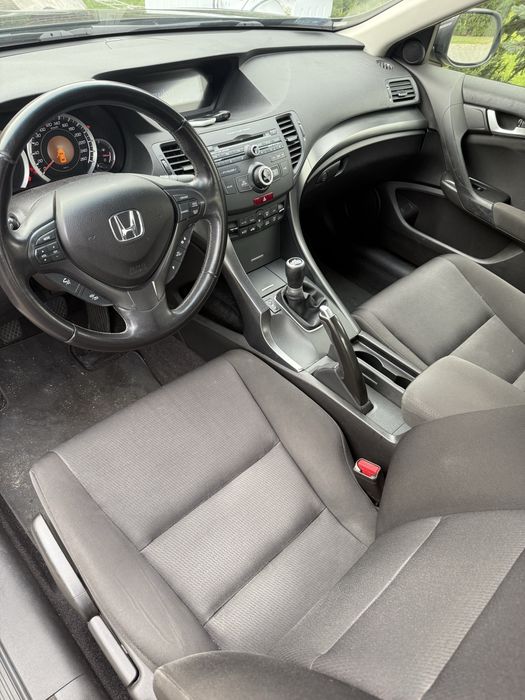 Honda arcorrd 8