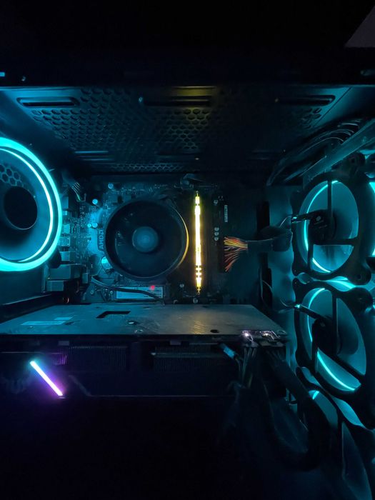 Komputer stacjonarny RX 5700 Ryzen 5 3600 RAM 16gb 1Tb