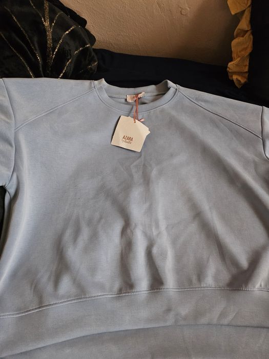 Piękny błękitny dres