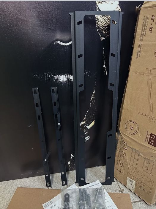 Кронштейн для кріплення телевізора