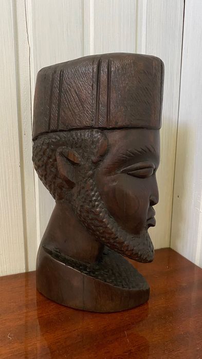 Arte africana busto em madeira