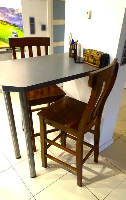 Komplet ekskluzywnych krzeseł / hokerów INDIGO