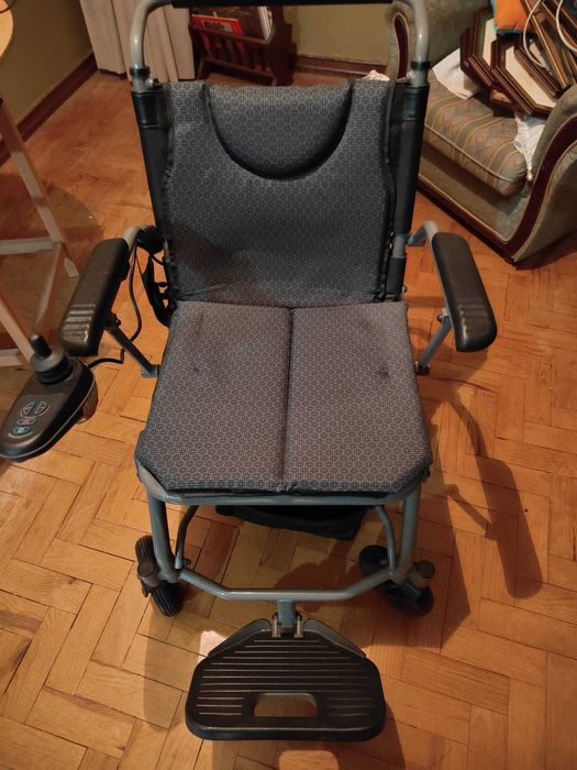 Cadeira de rodas elétrica