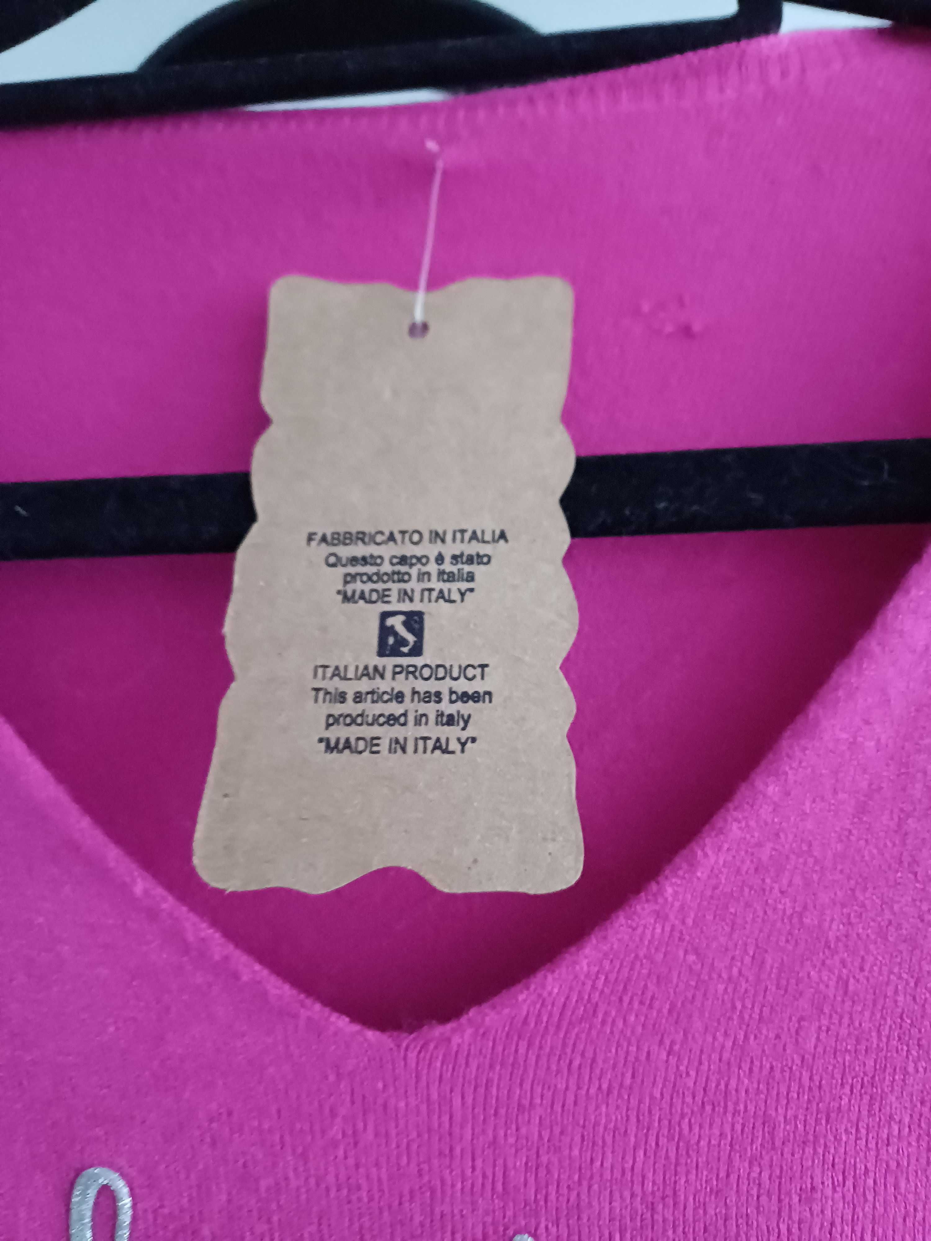 Sweter fuksja ze srebrnym napisem