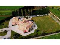 Moradia T5 de Luxo, composta por 4 Suites, 1 Quarto, 2 Salas, Zona ...