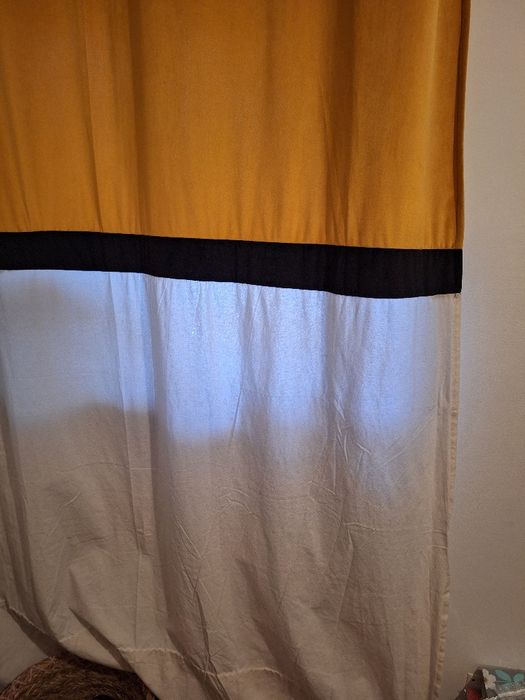 Cortinado opaco como novo