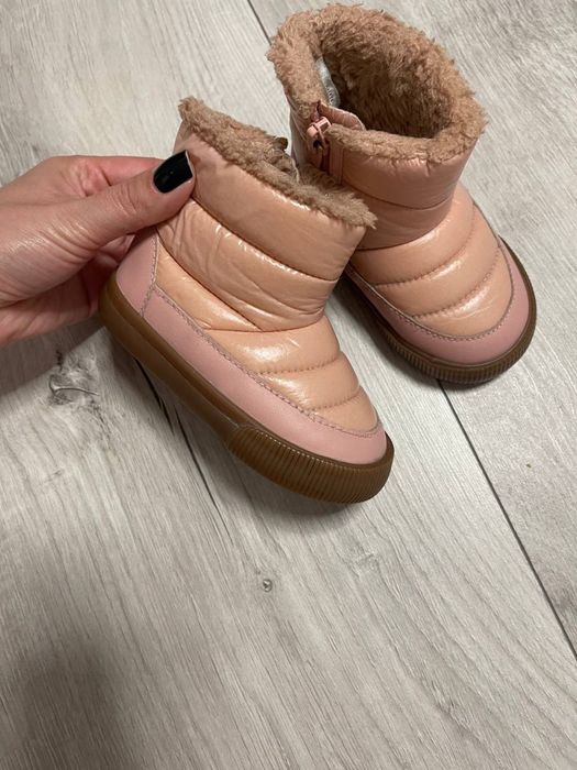 Хайтопи на дівчинку , чобітки , дутіки HM