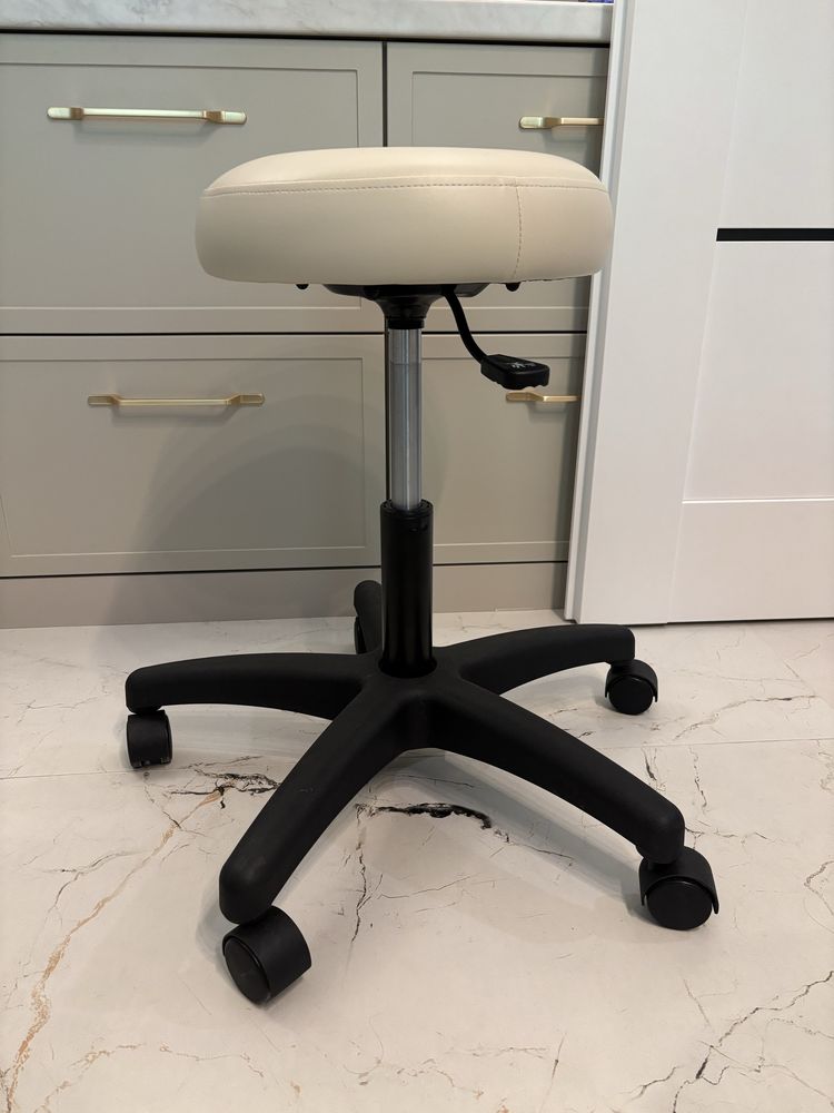 Nowy Taboret lekarski/kosmetyczny Juventas Margo