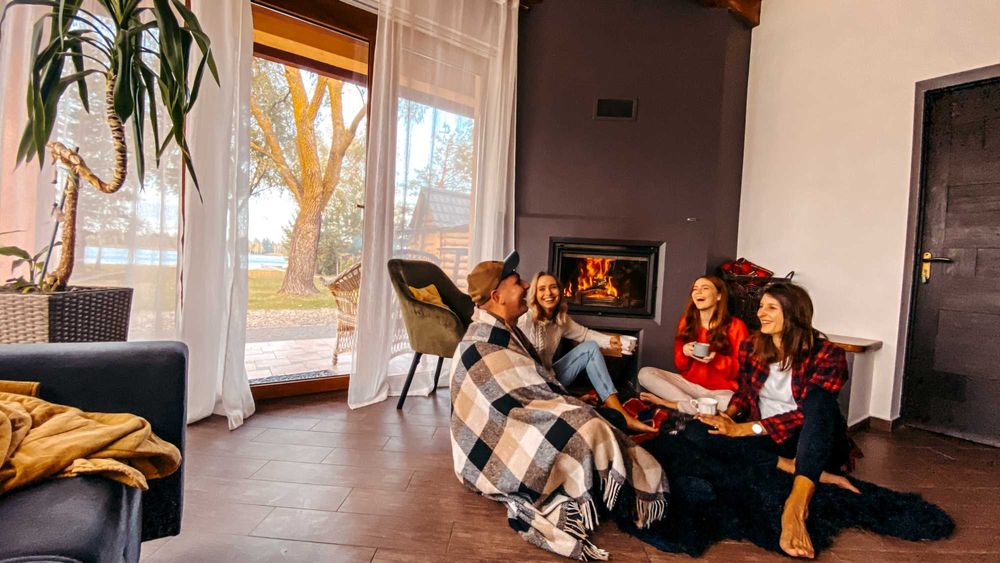 Будинок|Вілла в оренду на березі озера /10 осіб