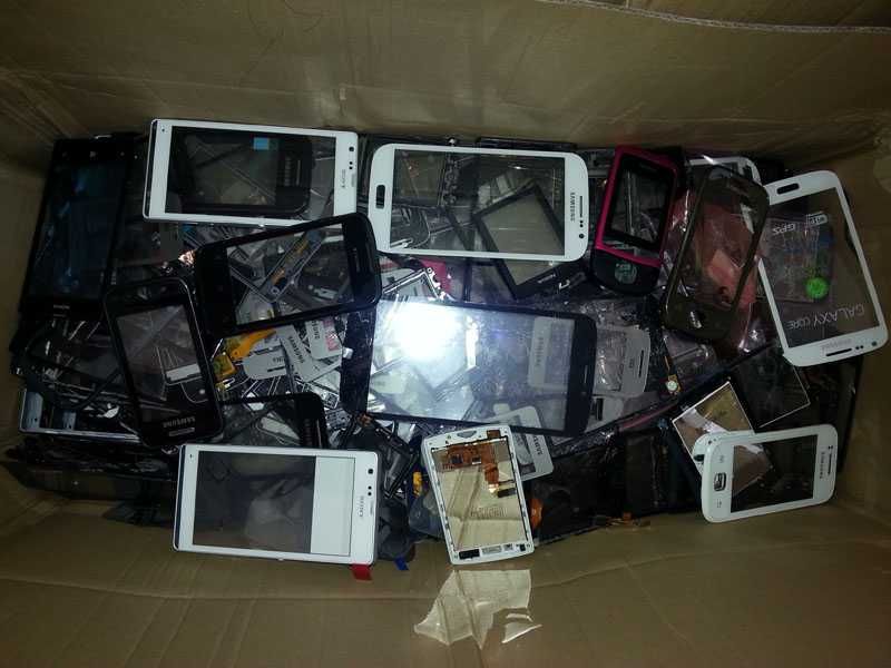 Karton wyświetlaczy itd. LCD kilka kg, szybka, dotyk, ramka telefonu