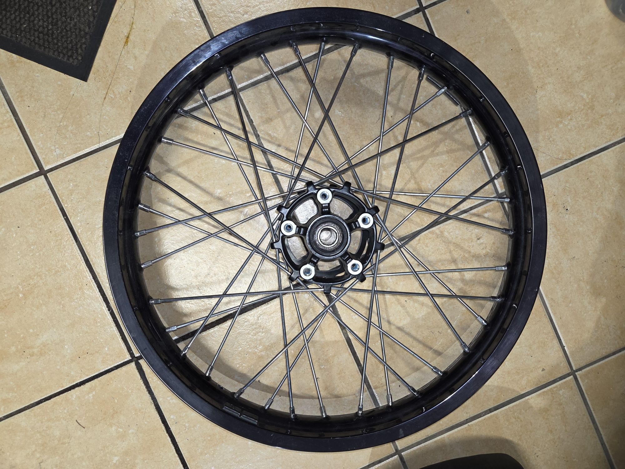Laga amortyzator Felga Kolo Triumph Tiger 800