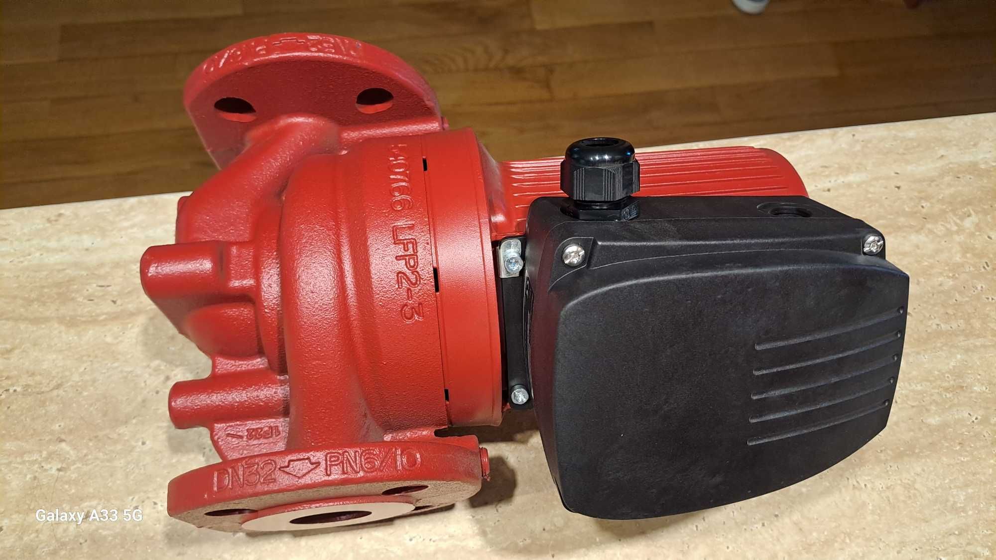 Sprzedam nową pompę obiegową Grundfos UPS 32-30F  z modułem.