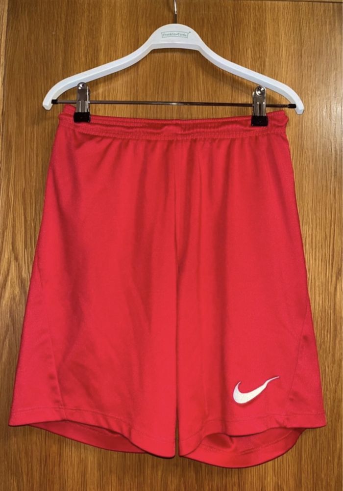 Calções Nike novos