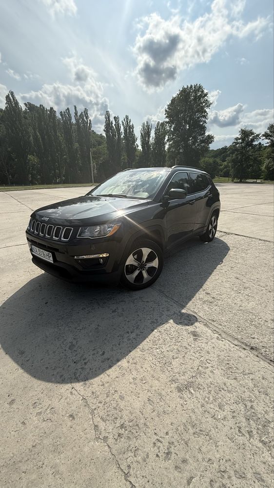 Продам своє  авто джип компас 2017 рік