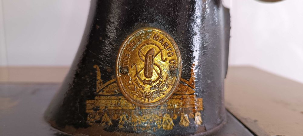 Máquina de Costura Singer