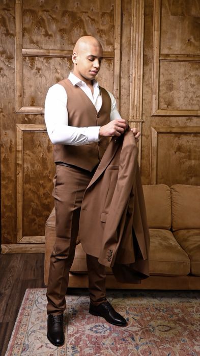 Чоловічі комюми ( оренда) прокат.Салон Laura-style