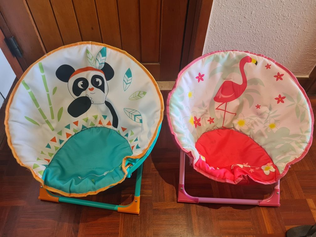 Cadeiras criança panda e flamingo