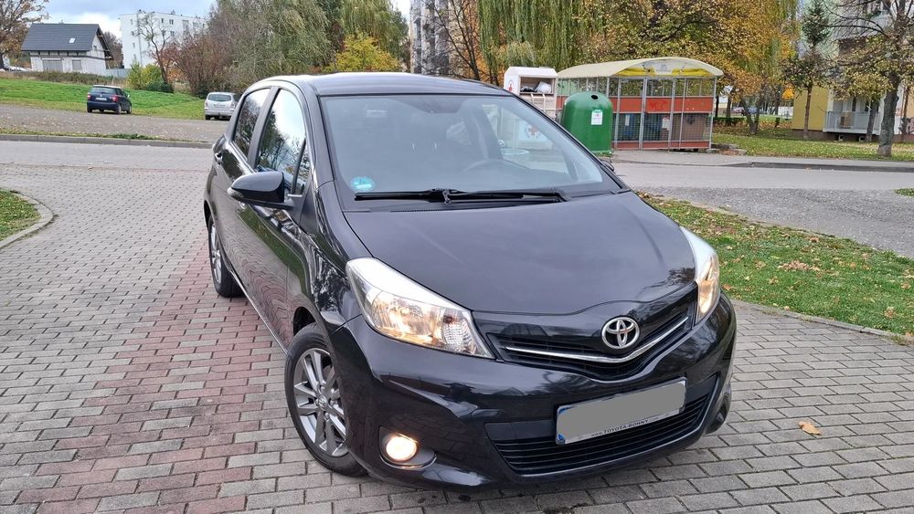Toyota Yaris 100 KM, Klimatronic, Kamera cofania, Serwis ASO, Alusy, st. IDEALNY