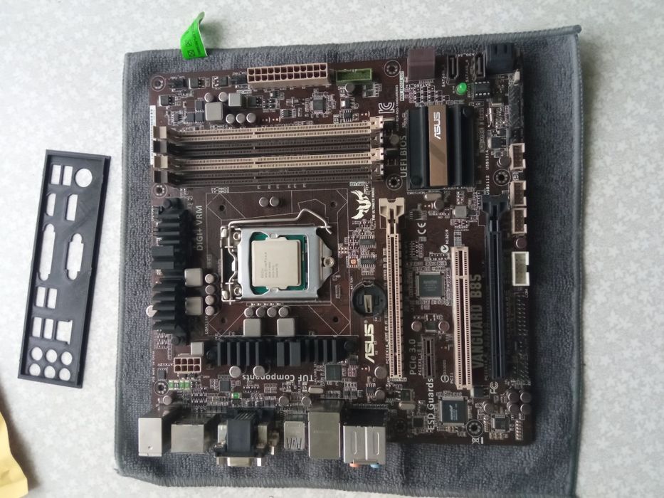 Материнская плата Asus vanguard B85
