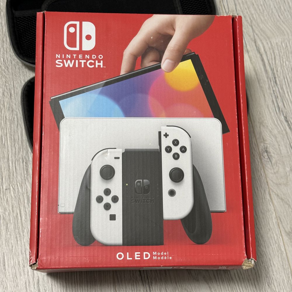 Nintendo Switch OLED білий у повному комплекті + чохол та кейс