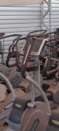 technogym crossover profesjonaly crosstrainer w pelni sprawny