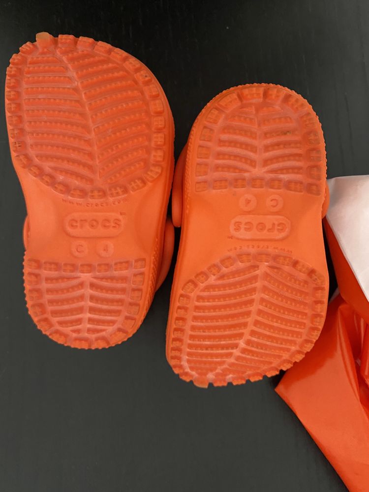 Crocs laranja 19/20